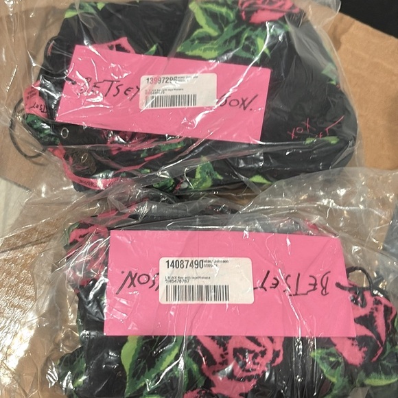 NWT [Betsey Johnson] Rose Floral Cap Sleeved Button-Down Cropped Women’s X-Large - Picture 7 of 7